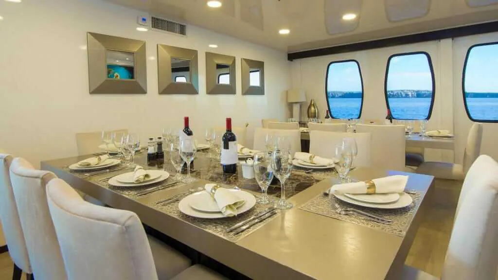 M/C Alya restaurant