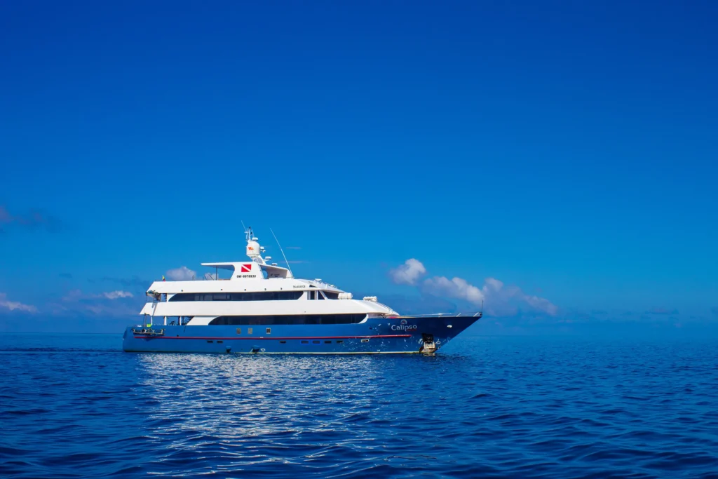 First-class diving boat Galapagos vacation