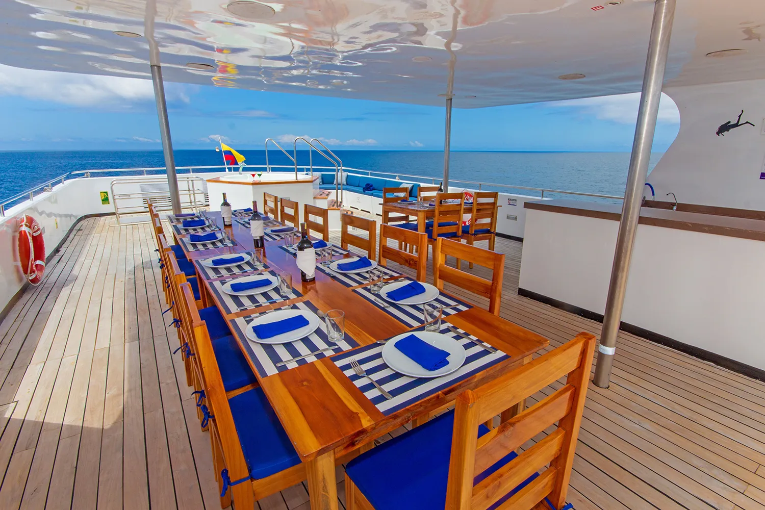 M/Y Calipso restaurant