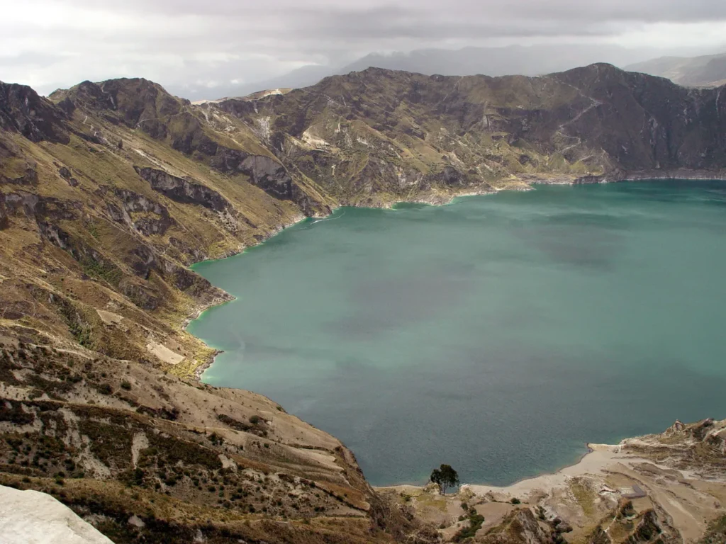 Quilotoa Crater Lake Andes Ecuador