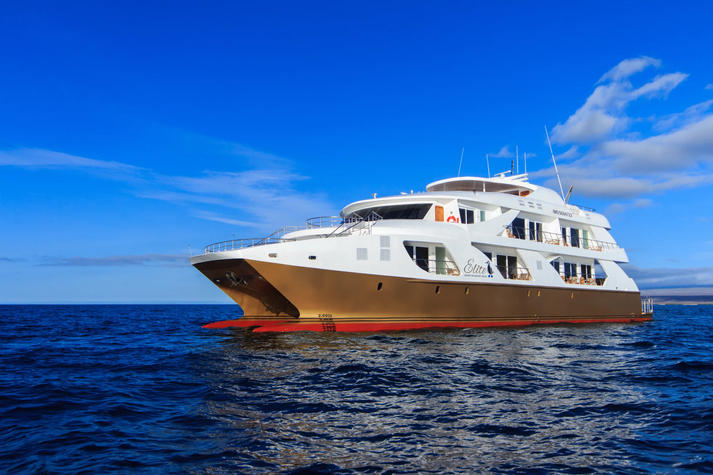Luxury CO2-neutral Galapagos vessel