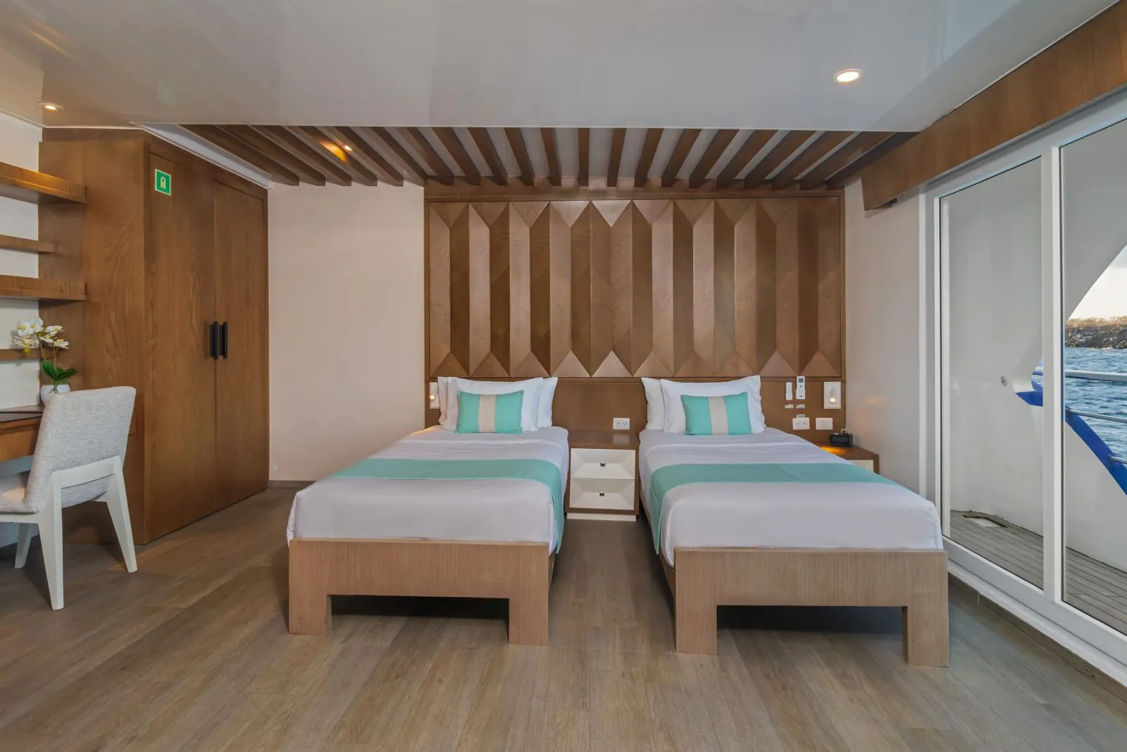 M/C Endemic cabin