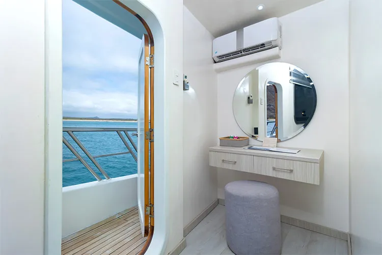 Galapagos Horizon cabin