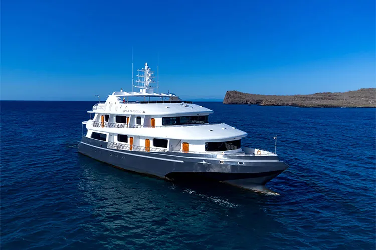 Galapagos Horizon yacht