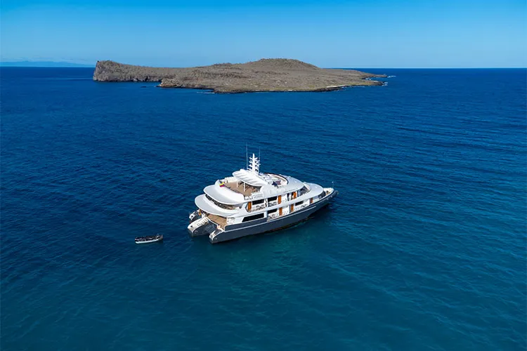 Galapagos Horizon yacht