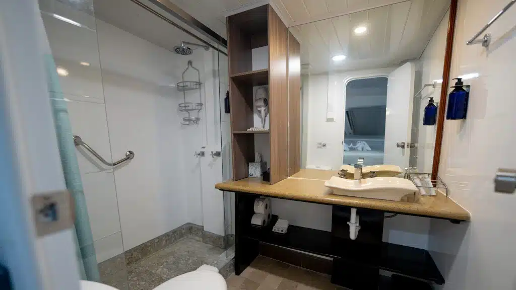 M/C Anahí cabin