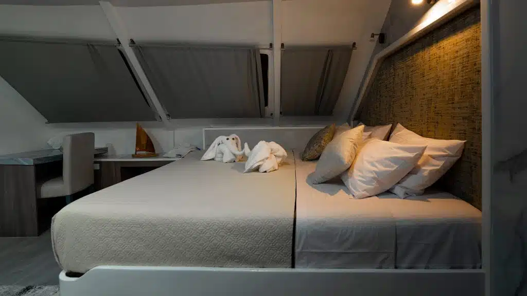 M/C Anahí cabin