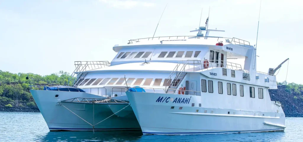 Anahi Catamaran Galapagos Exterior