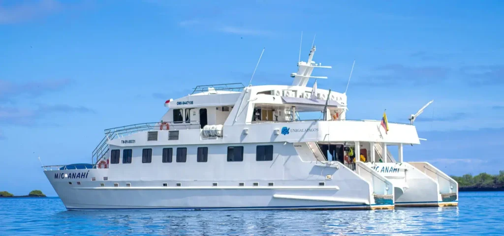 Anahi Catamaran Galapagos Exterior