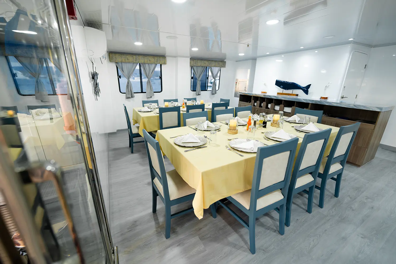 M/C Anahí restaurant