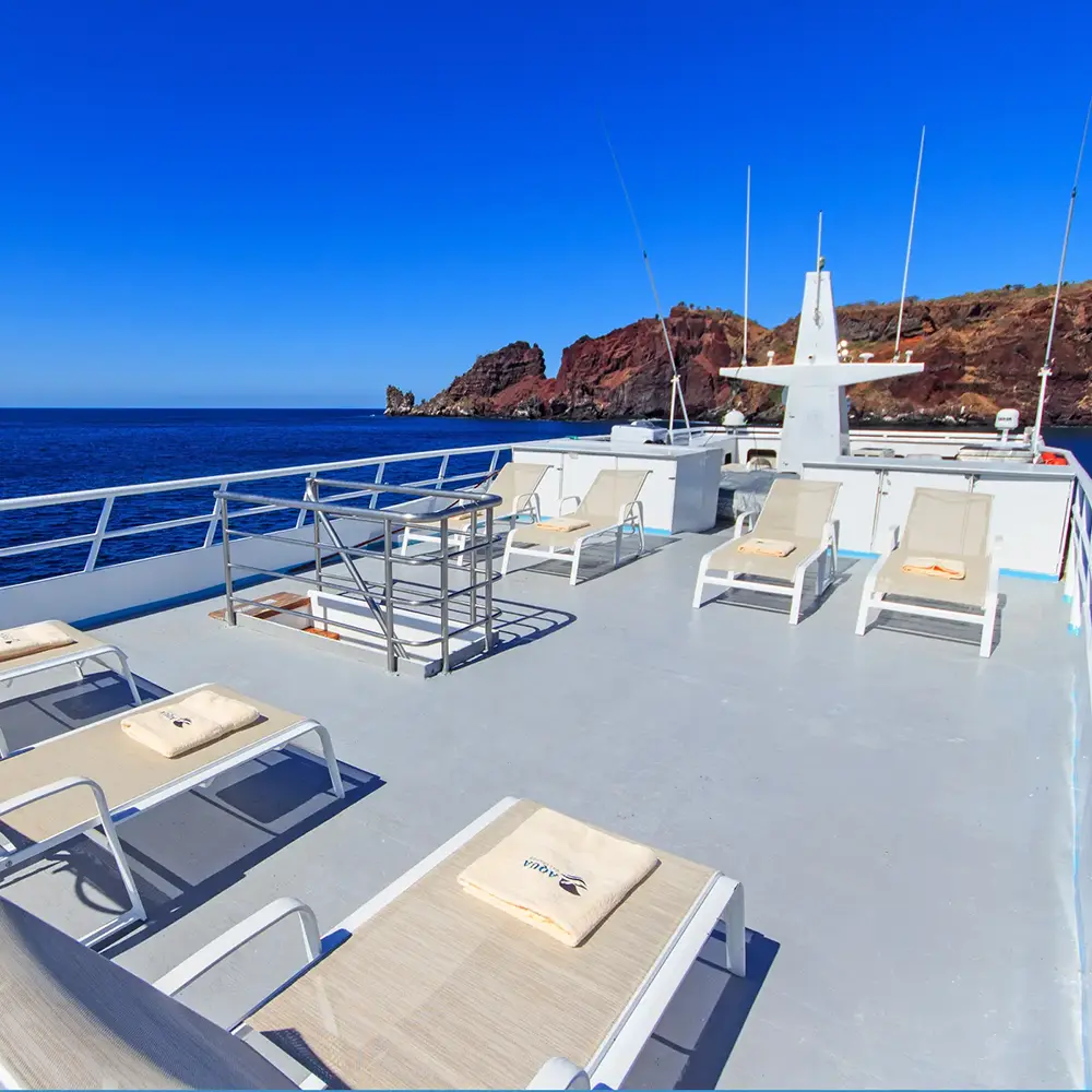 M/Y Aqua deck