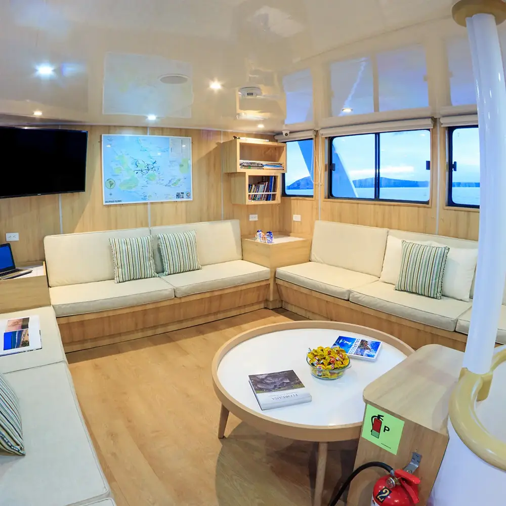 M/Y Aqua lounge