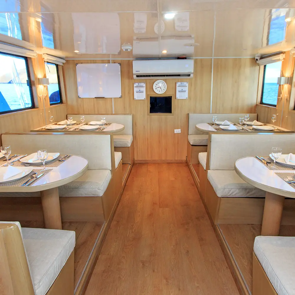 M/Y Aqua restaurant