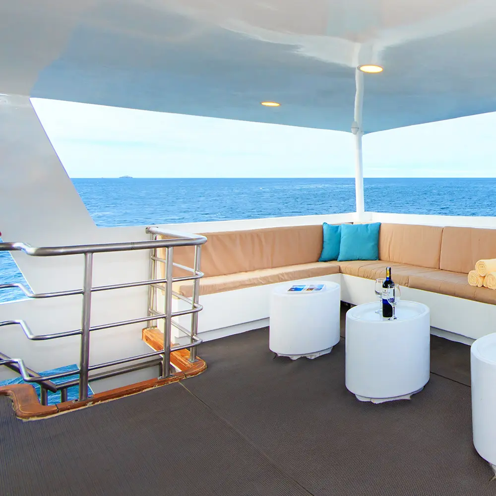 M/Y Aqua deck