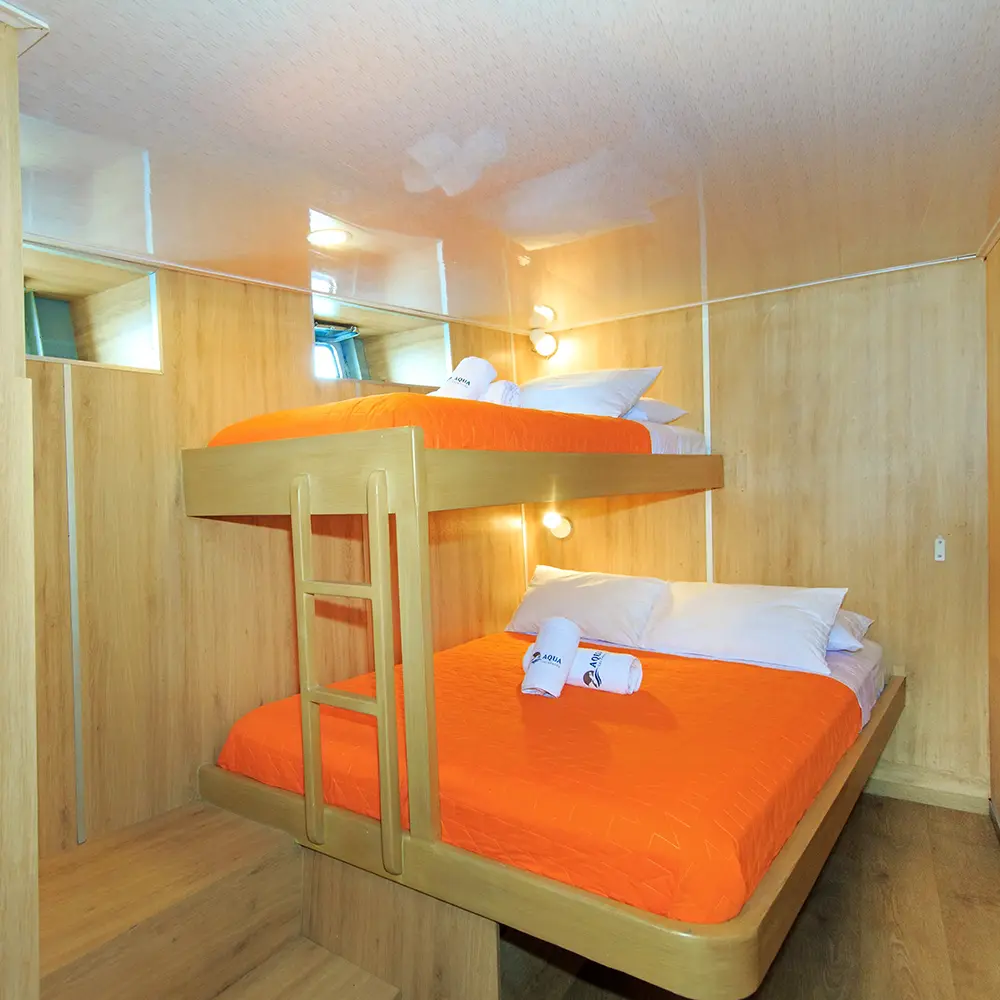 M/Y Aqua cabin