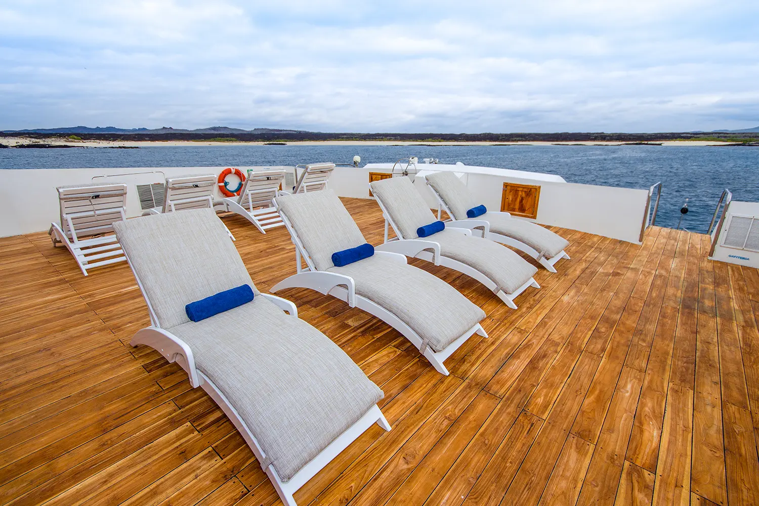 M/C Archipel I deck