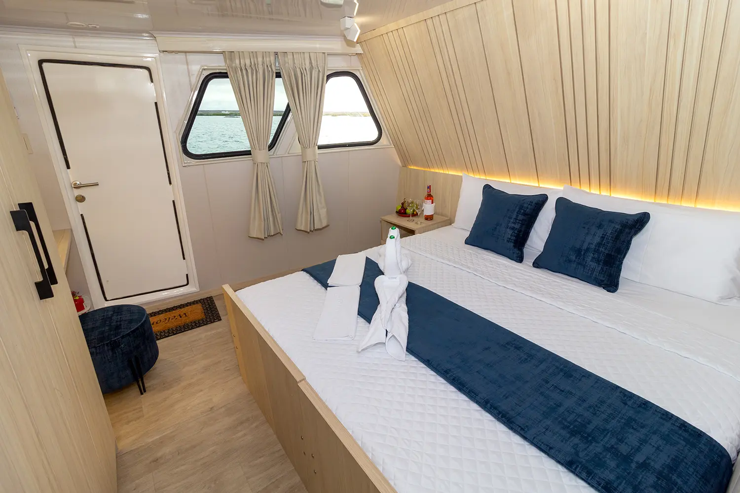 M/Y Galaxy Orion cabin
