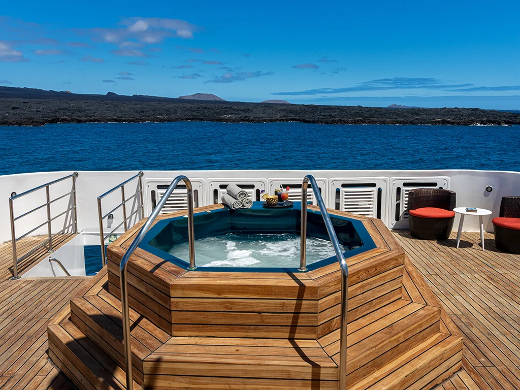 M/Y Grand Queen Beatriz deck