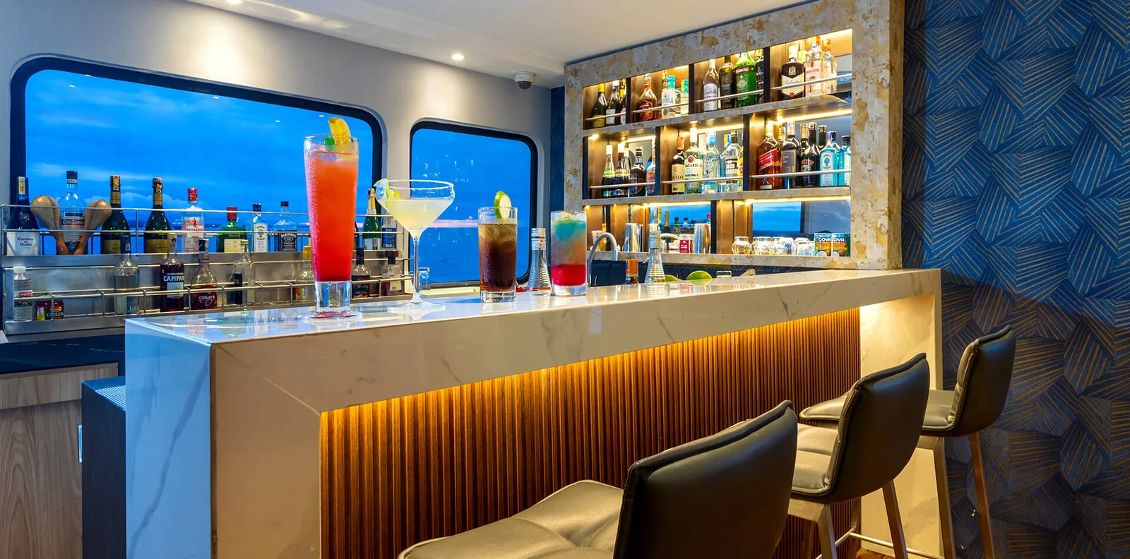M/Y Grand Queen Beatriz restaurant