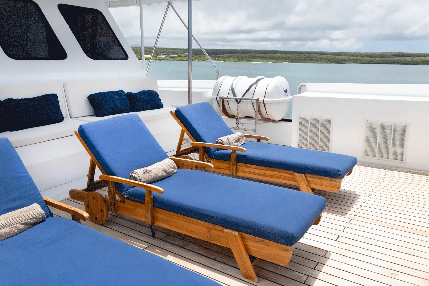 Humboldt Explorer deck