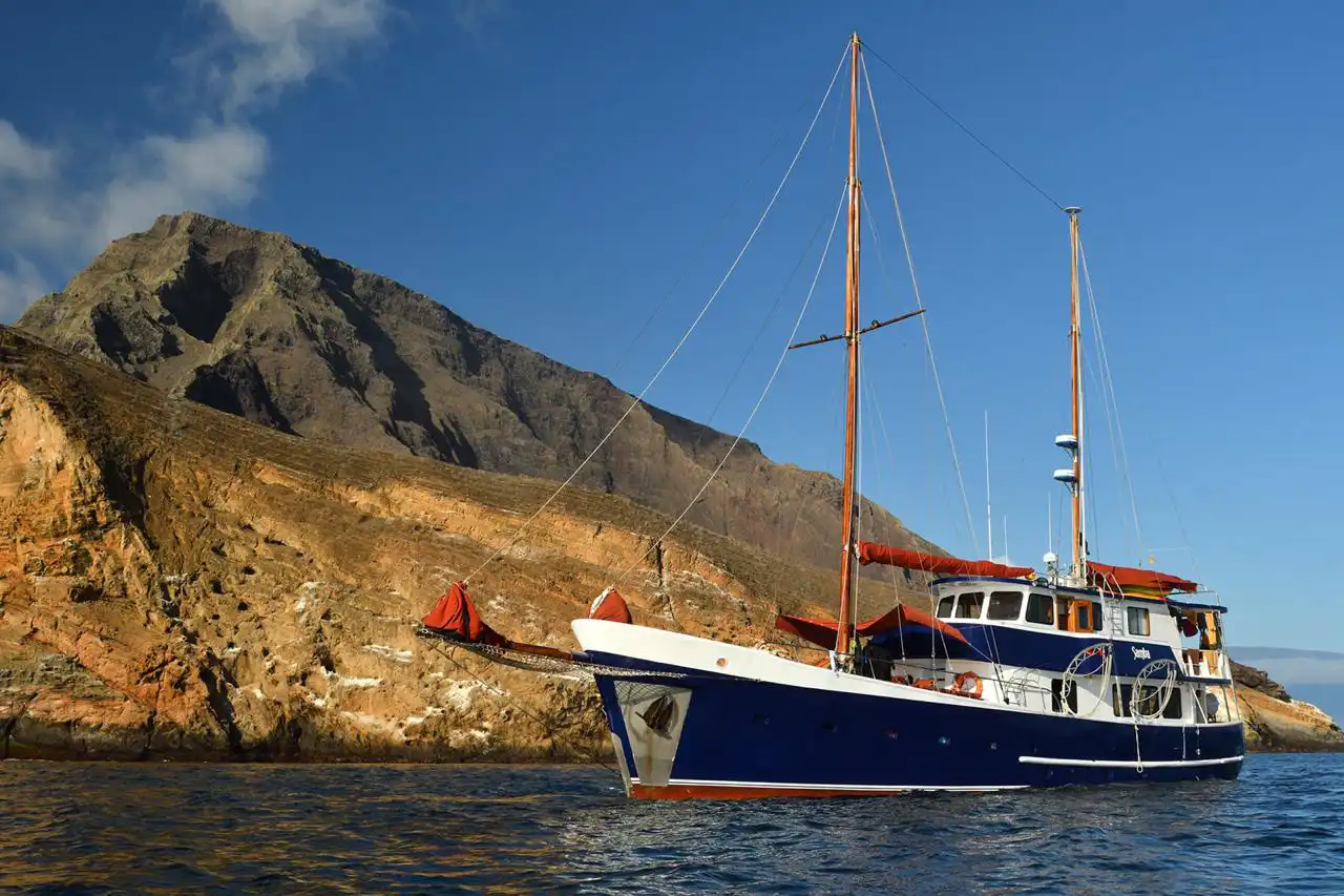 Galapagos Tourist Superior boat