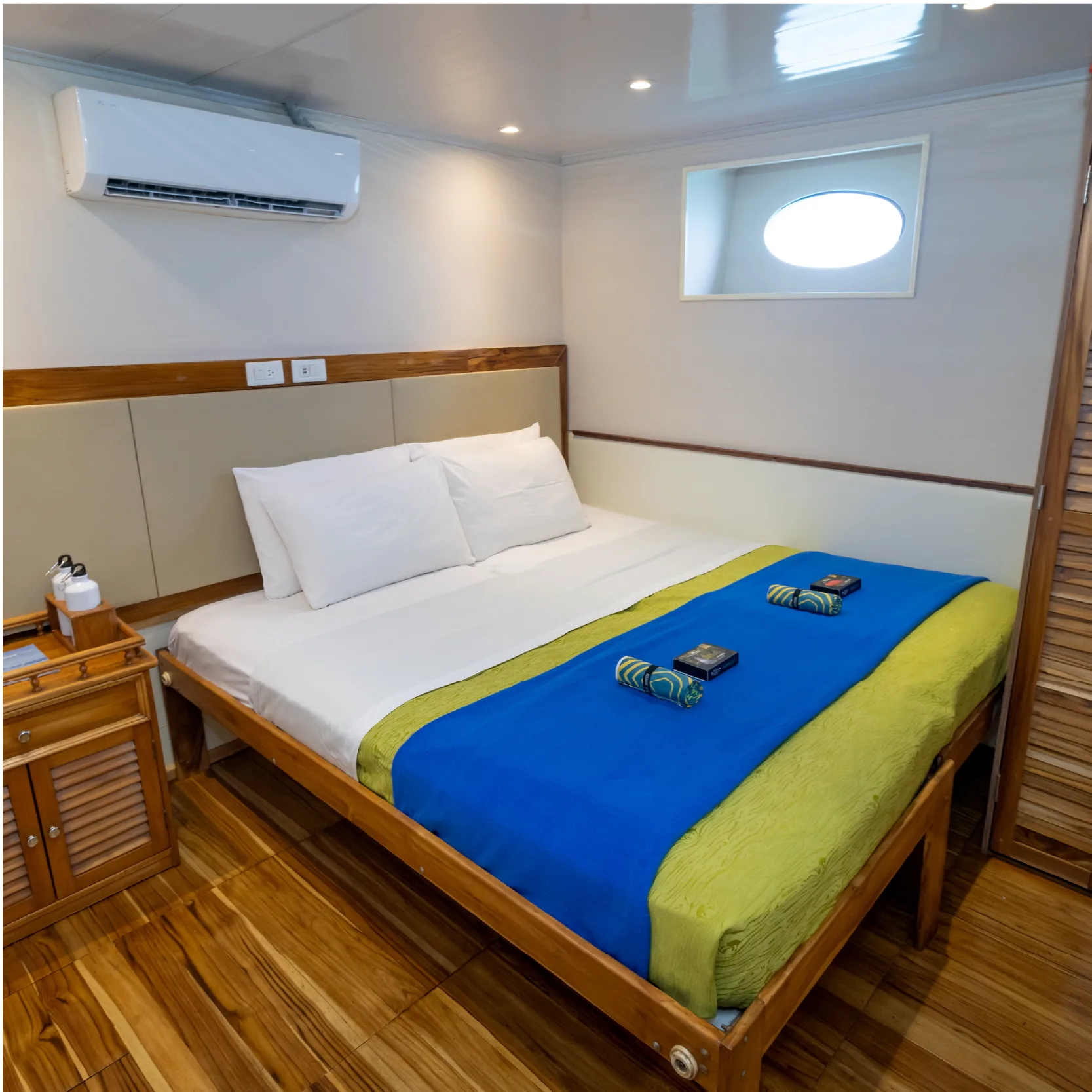 M/Y Tip Top IV cabin