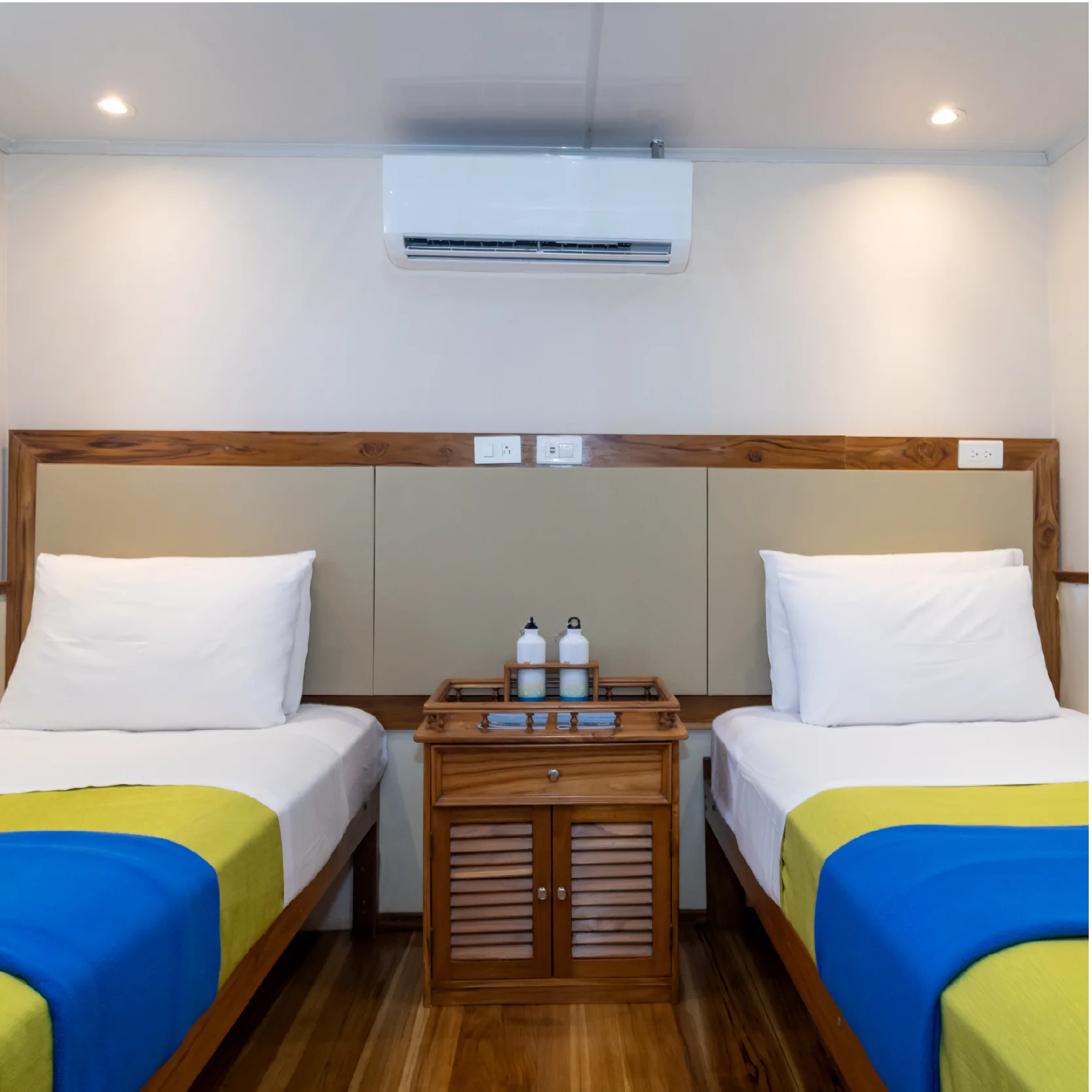 M/Y Tip Top IV cabin