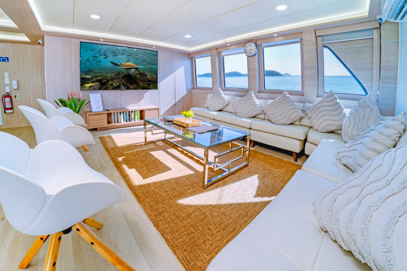 M/C Treasure of Galapagos interior