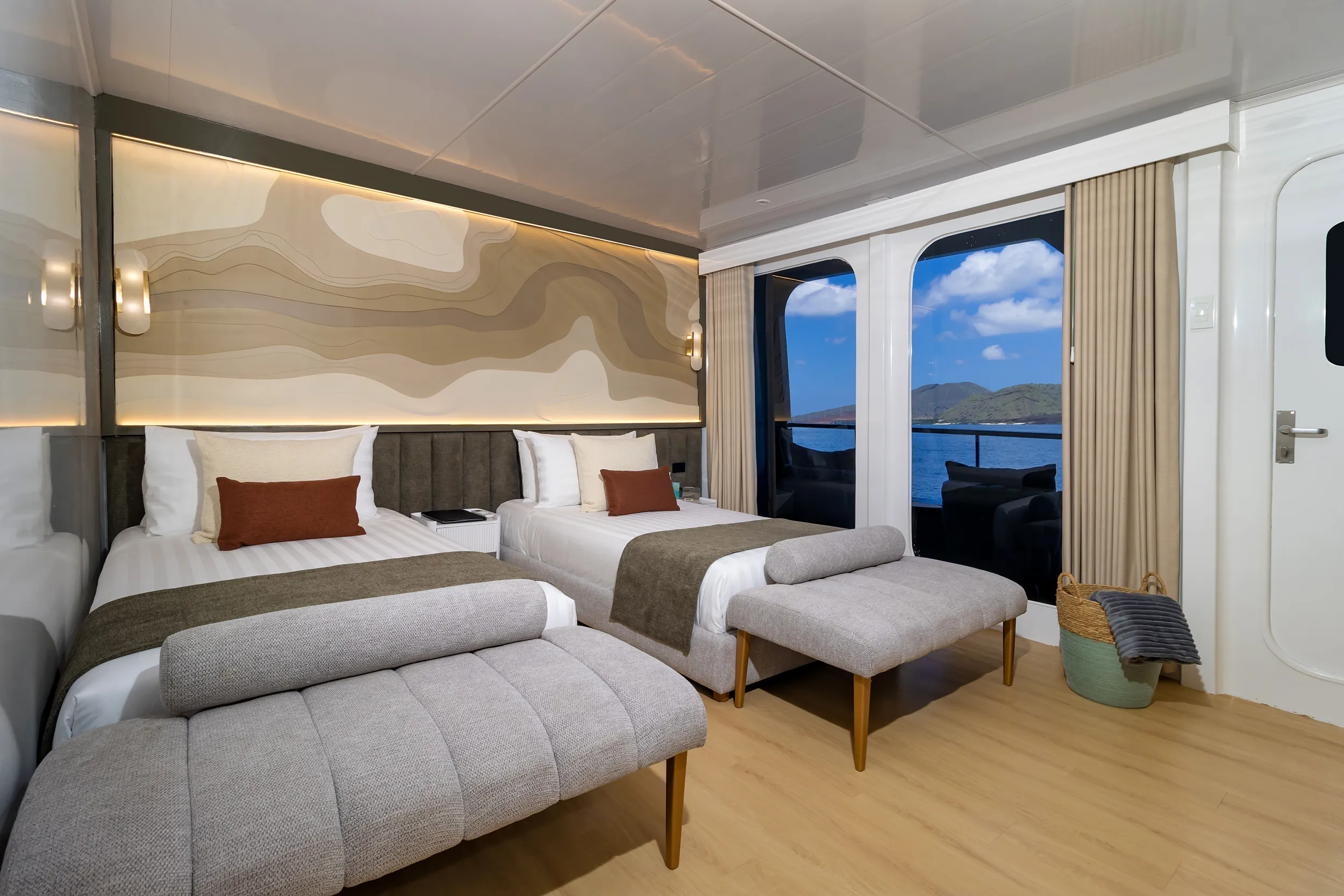 Galaxy Sirius cabin