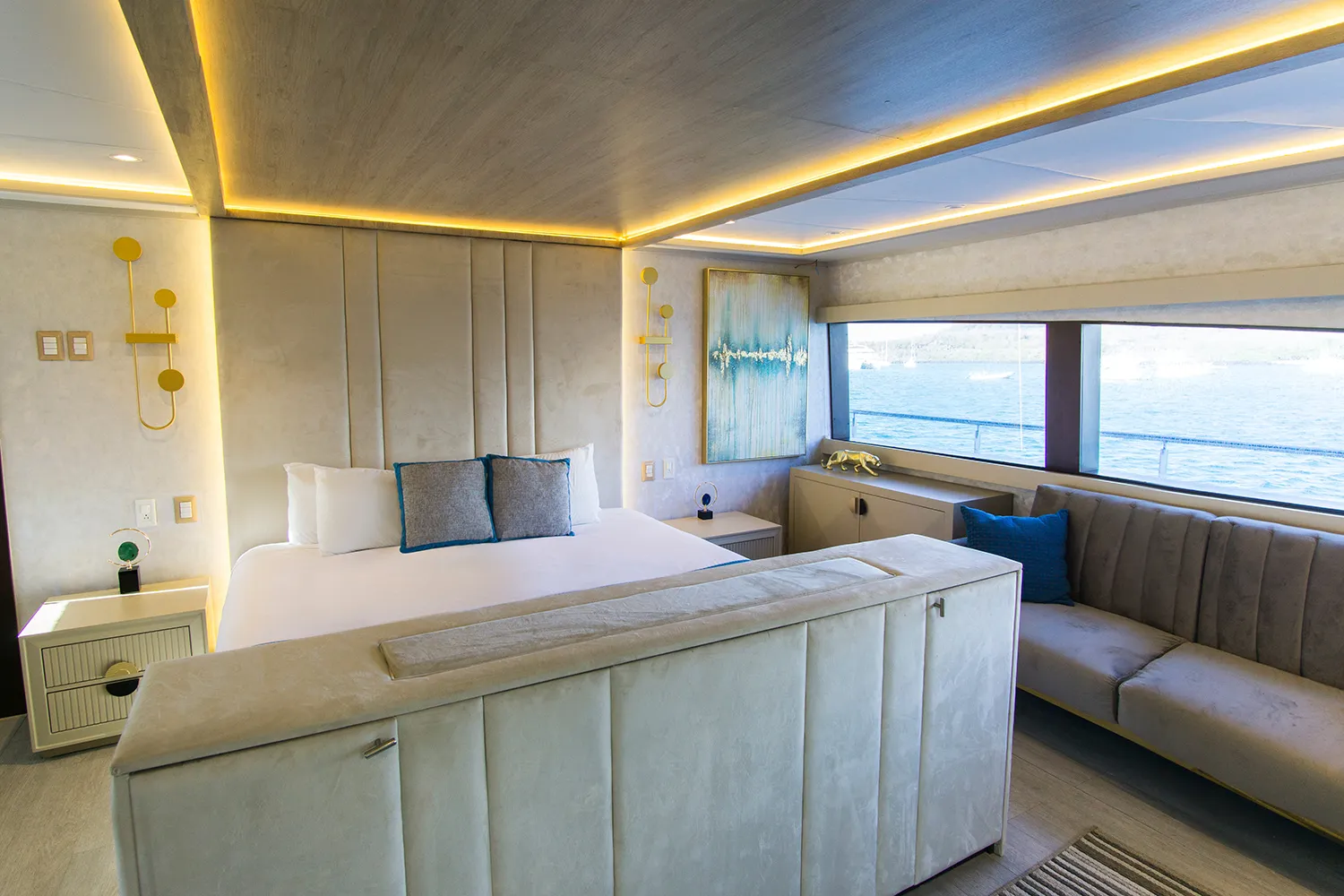 M/Y Grand Majestic cabin