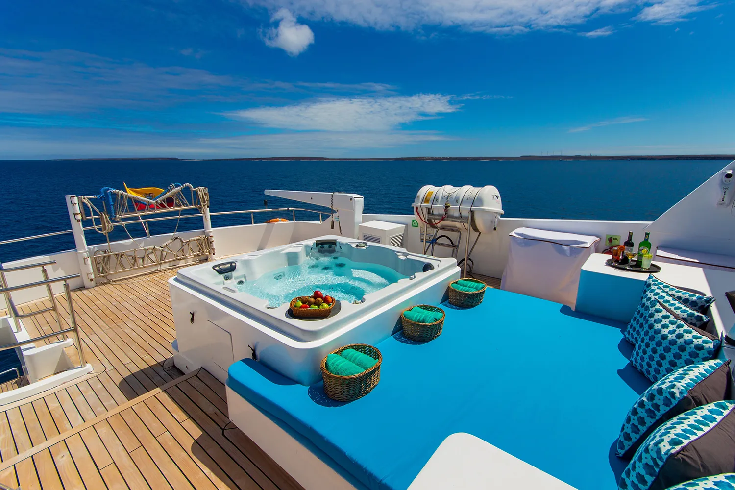 M/Y Grand Majestic deck