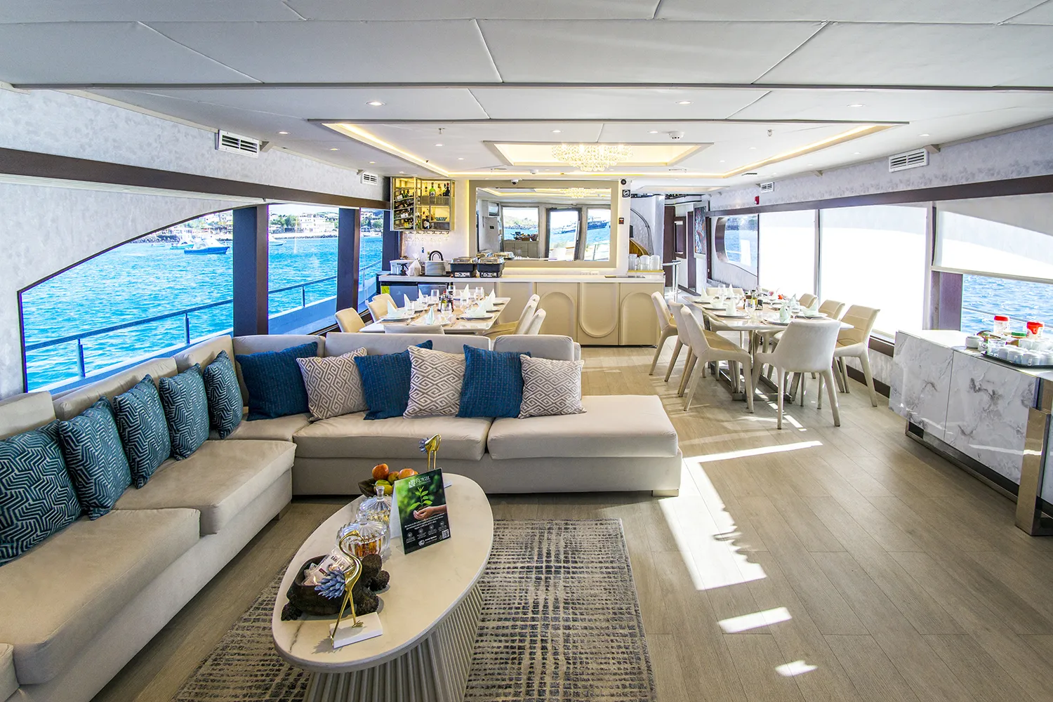 M/Y Grand Majestic interior