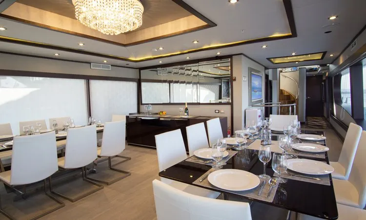 M/Y Grand Majestic restaurant