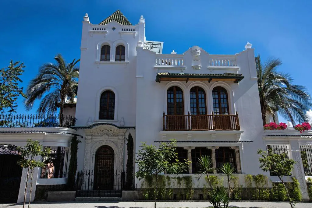Cafe Cultura Manor boutique hotel