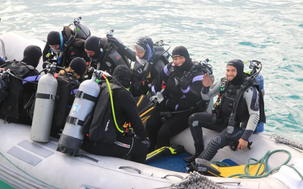 Humboldt Explorer diving