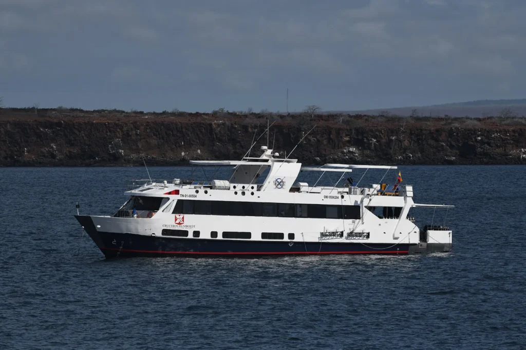 Humboldt Explorer diving
