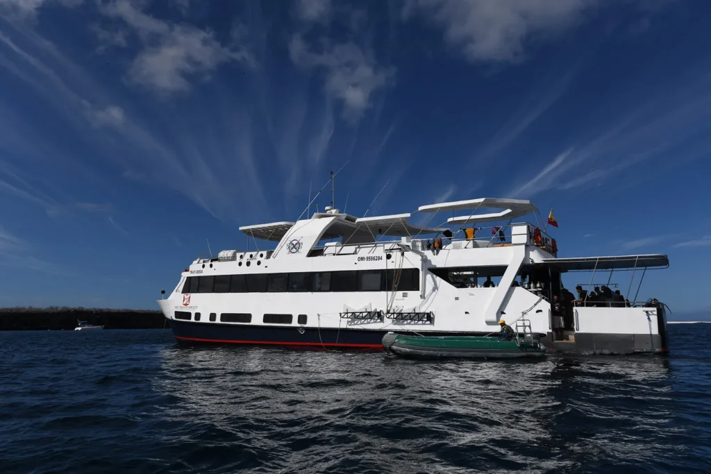 Humboldt Explorer diving