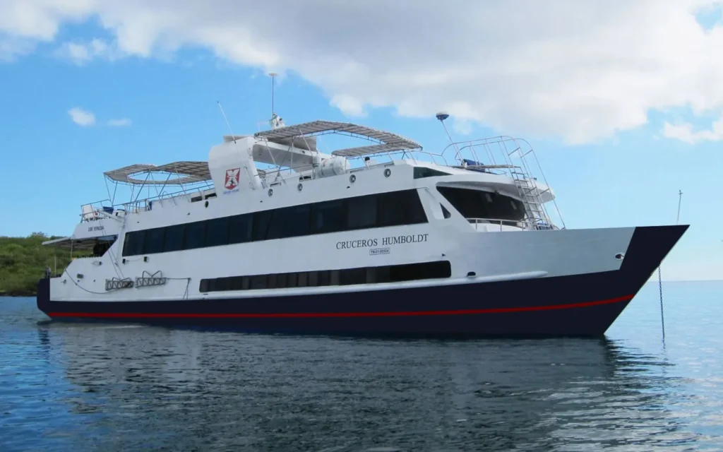 Humboldt Explorer diving