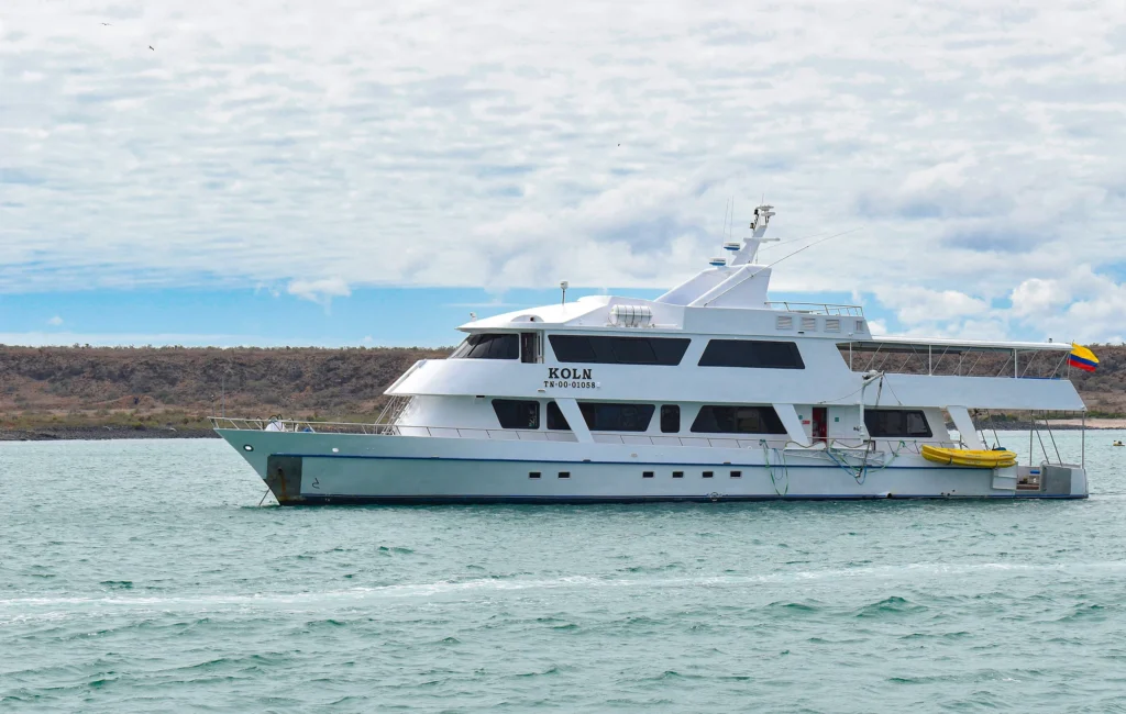 First Class boutique yacht