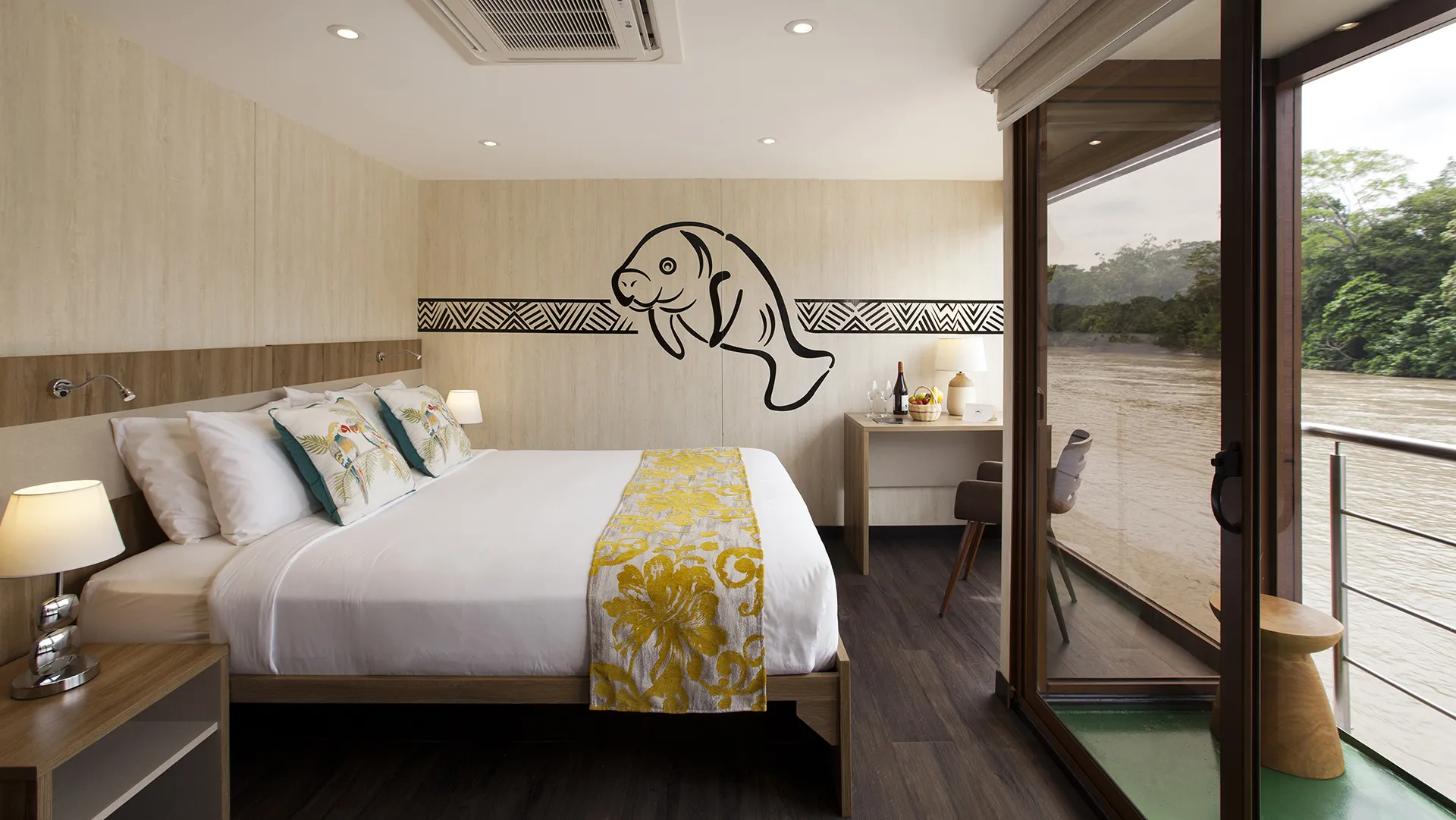 Manatee Amazon Explorer cabin