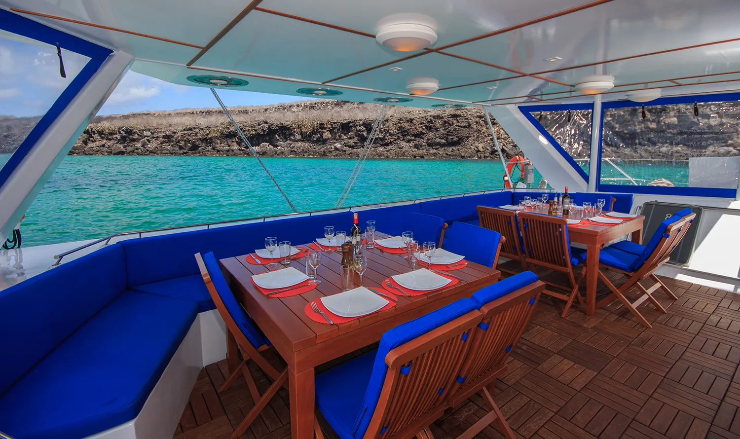 S/C Nemo III restaurant