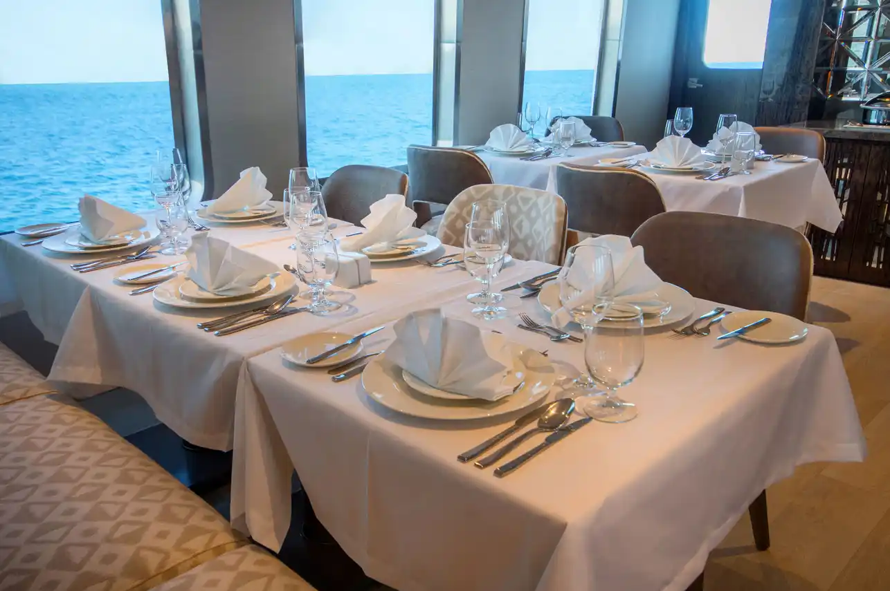 Origin, Theory and Evolve restaurans