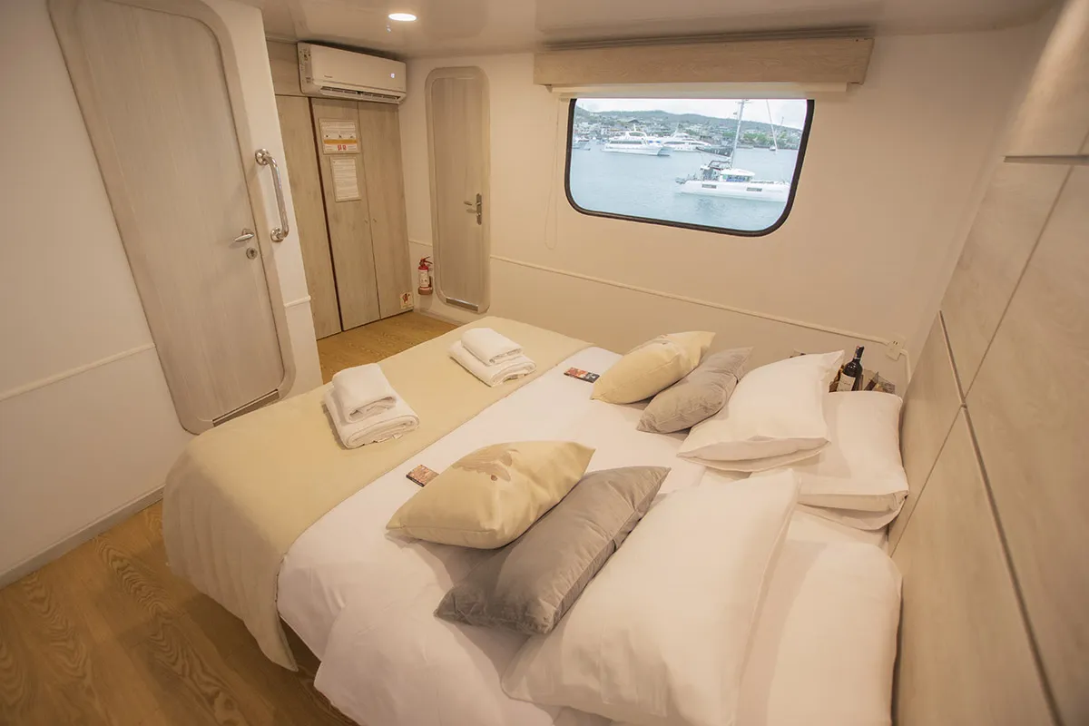 M/C Seaman Journey cabin