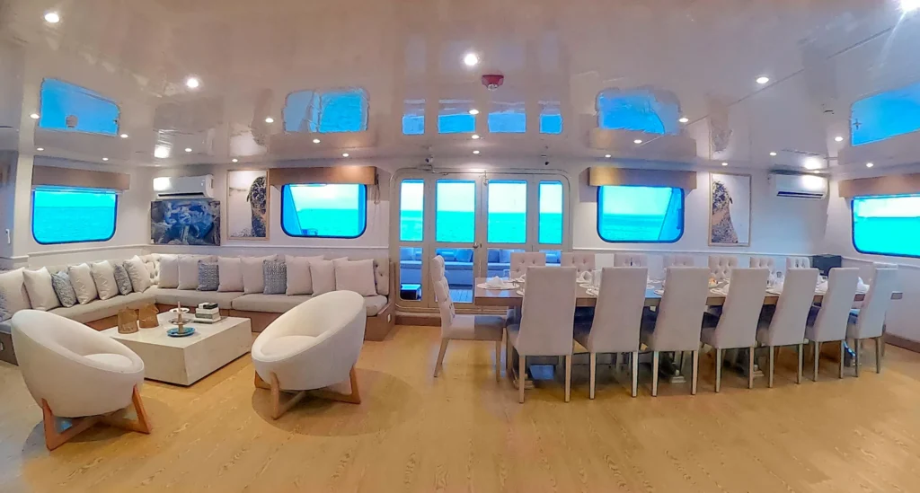 Seaman Journey Galapagos Yacht Restaurant