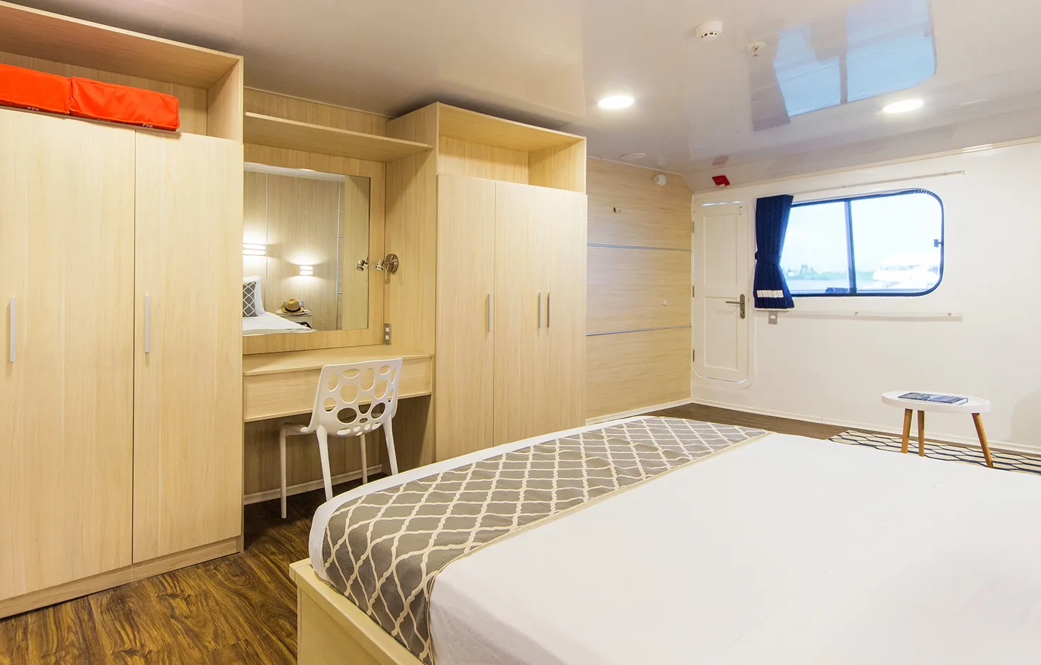 Solaris cabin