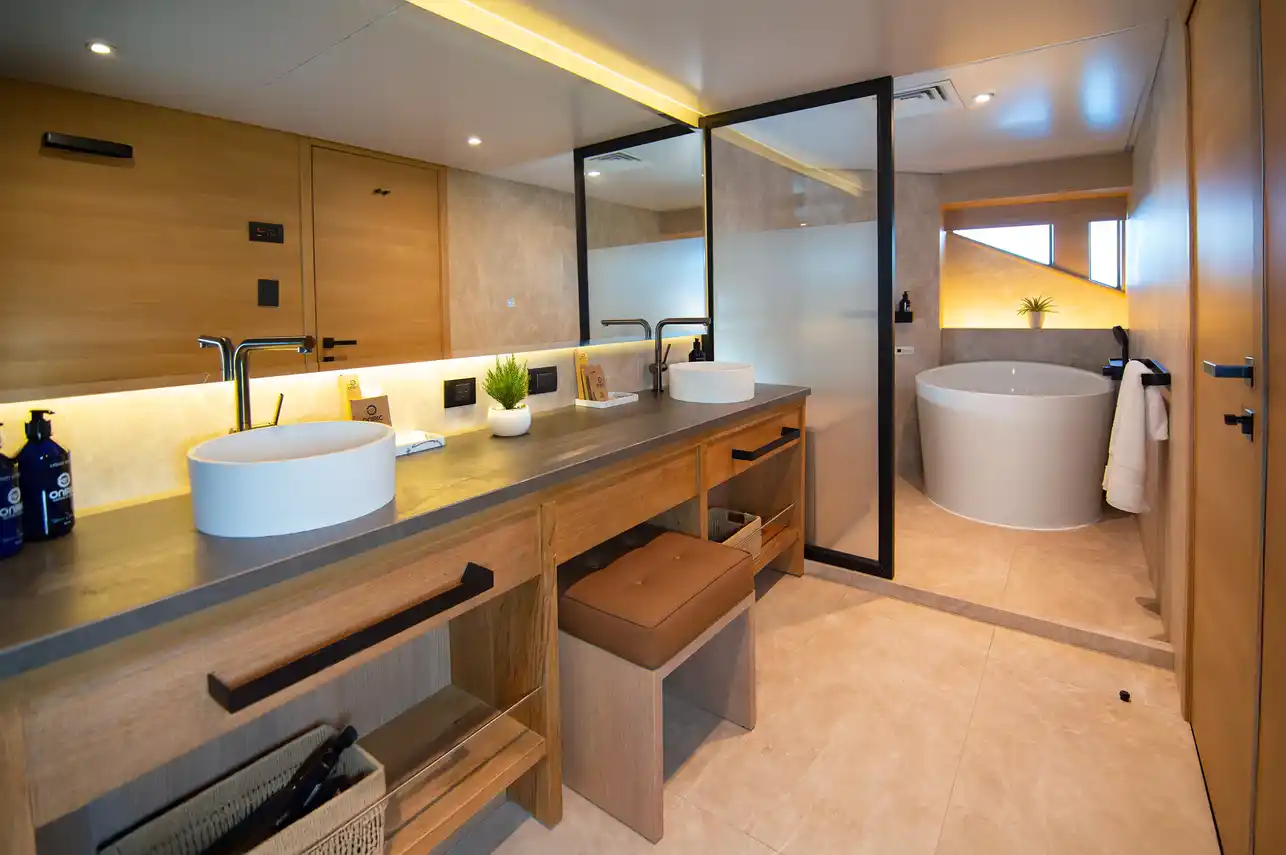 Tribute cabin